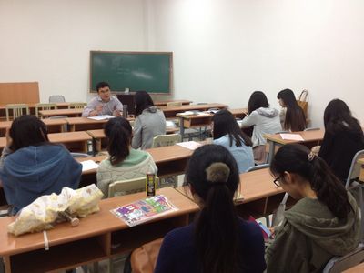 色播
召开2009级出国同学交流座谈会