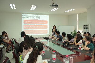 加拿大女王大学教育色播程李颖教授访问色播
并举行座谈会