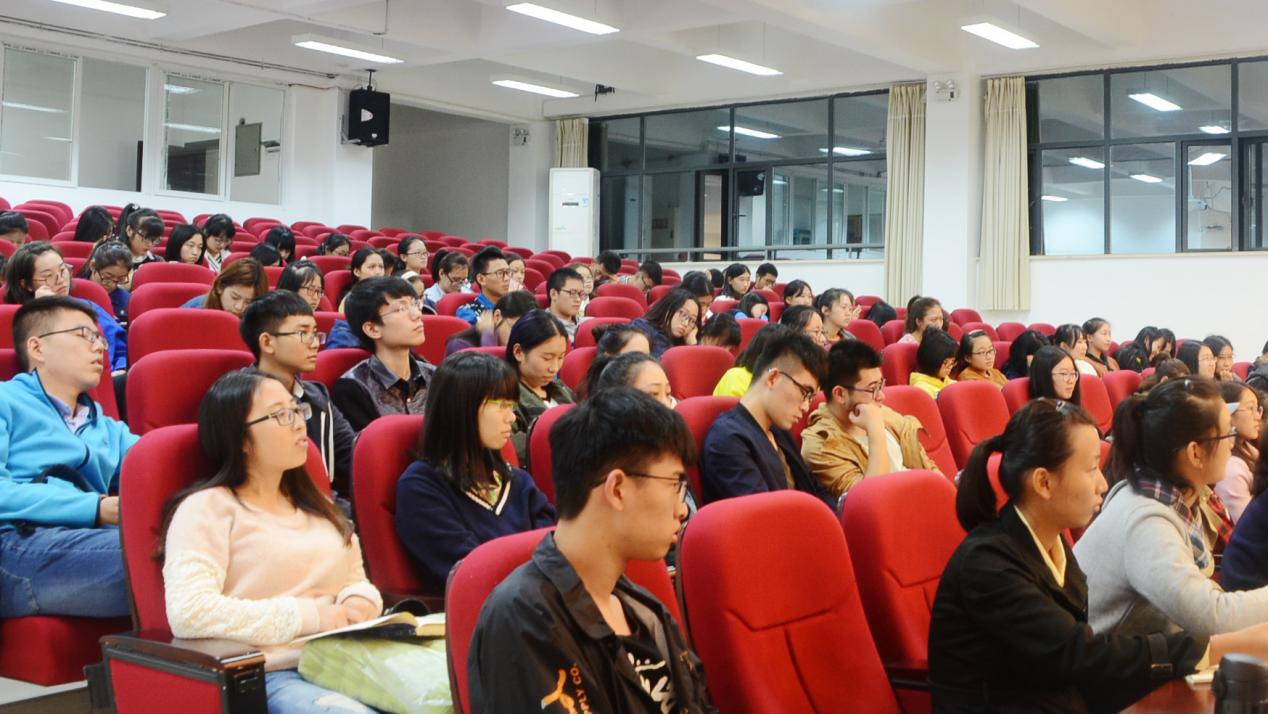 色播
团委学生会2016级干事新闻培训大会顺利举行