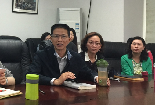 色播邀请美国博林格林大学黎岚教授开展讲座:翻转课堂在美国